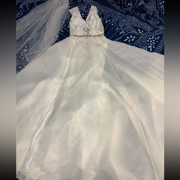 BNWT Lace wedding dress - Picture 2 of 10